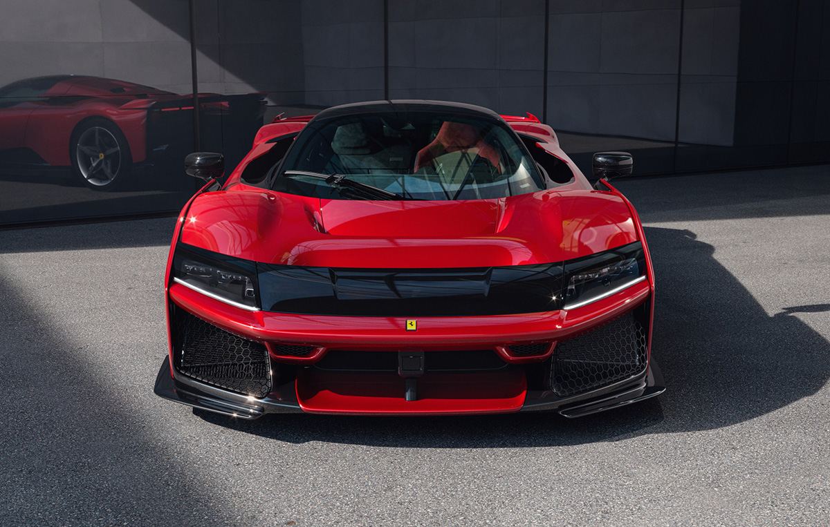 フェラーリF80のエクステリア~フロント正面(レッド)