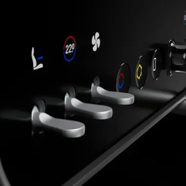 フェラーリ ルーチェのセンターコンソールと物理スイッチ