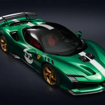 テーラーメイドにて仕上げられたフェラーリSF90 XXのエクステリア（グリーンとホワイト）