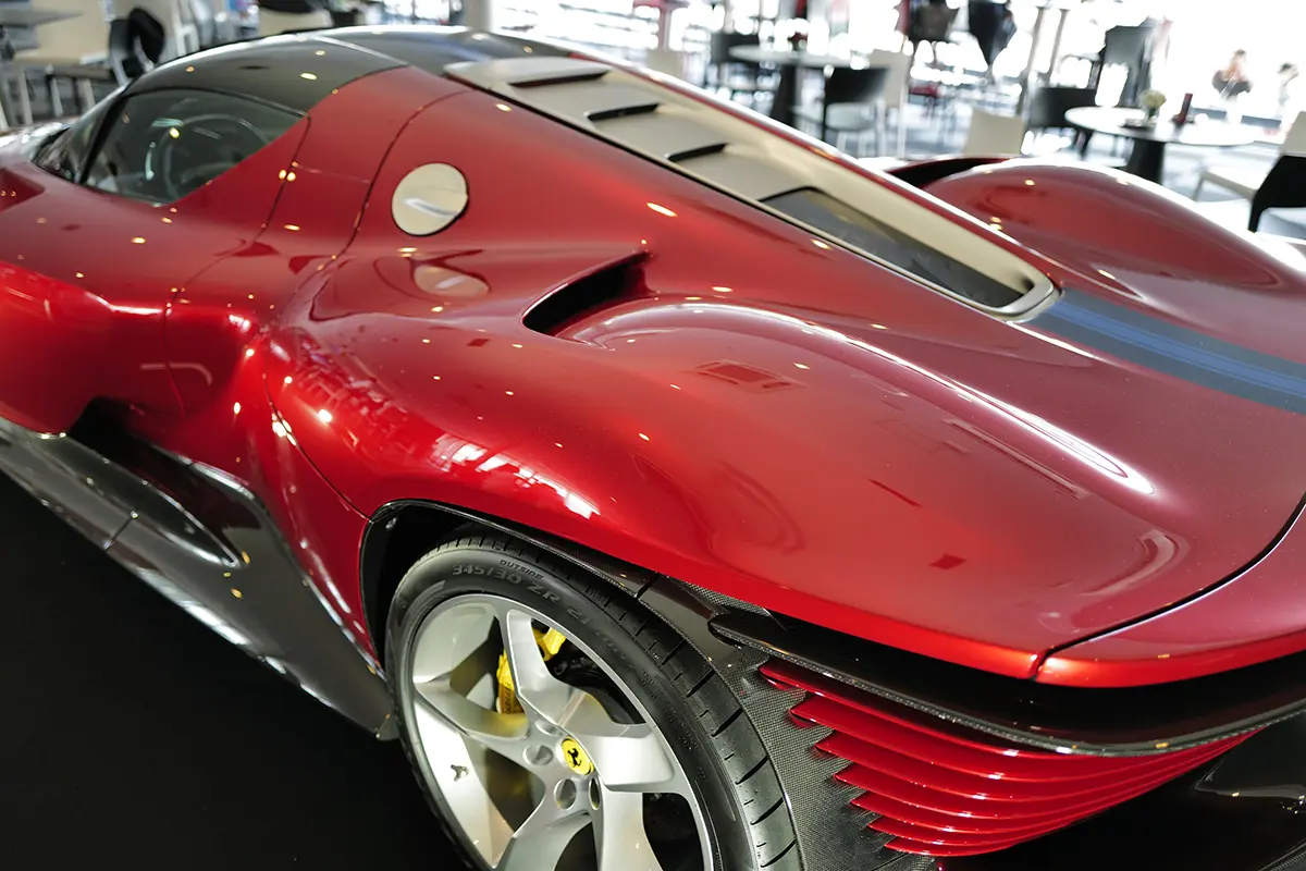 フェラーリSP3デイトナのリヤセクション