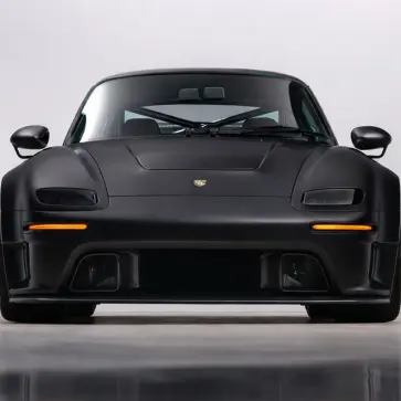 ギュンターワークスによるポルシェ911のレストモッド「ステルスファイターエディション」正面