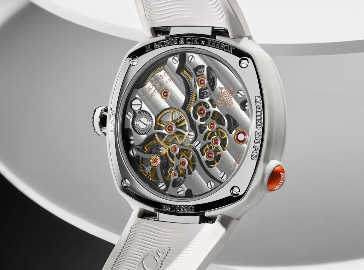 H.モーザーとリーボックとのコラボ腕時計「ストリームライナー・ポンプ」裏面画像（ムーブメント）