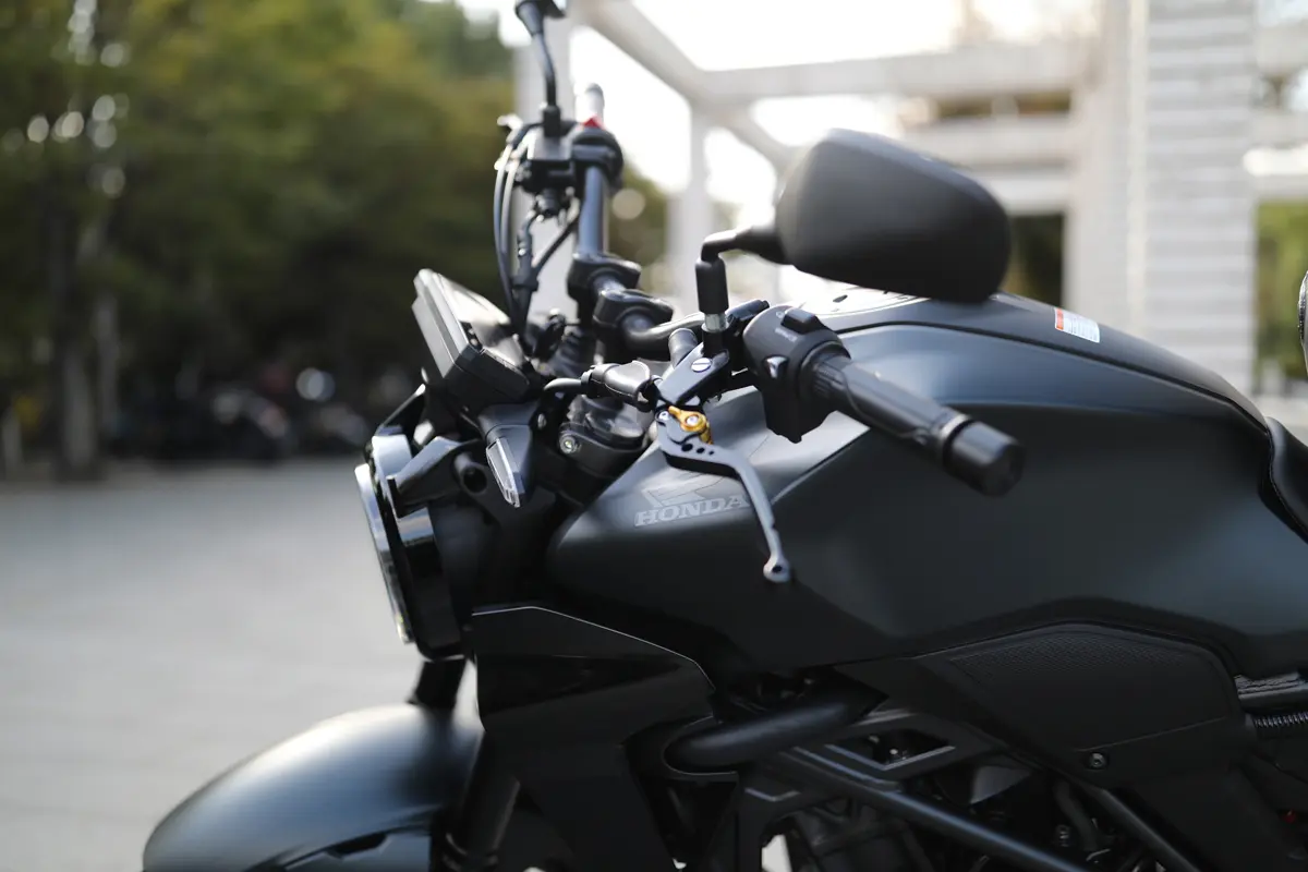 ホンダCB250Rのハンドルバー