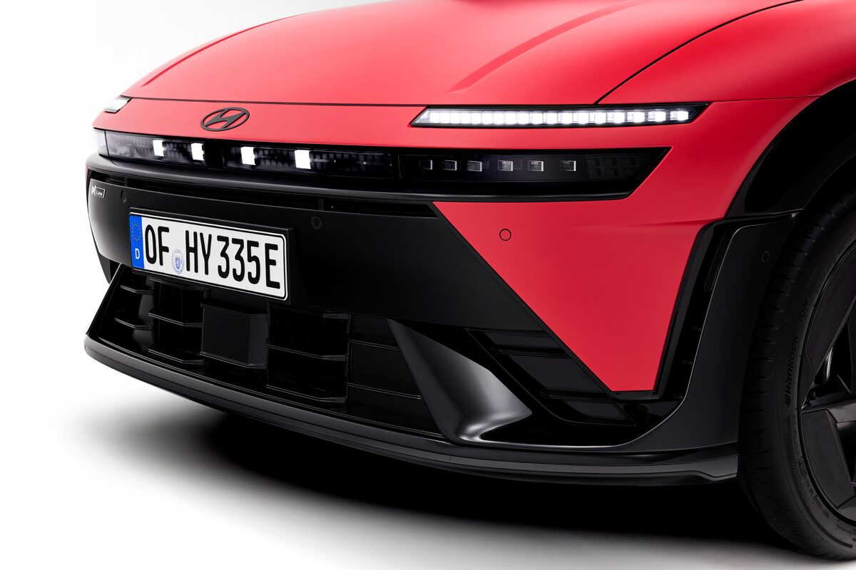 ヒョンデ アイオニック3 N LINEのフロント（ヘッドライト）