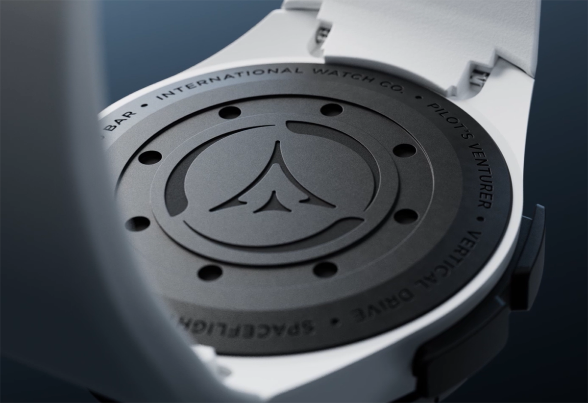IWCの腕時計「パイロット・ベンチュラー・バーティカル・ドライブ」裏面