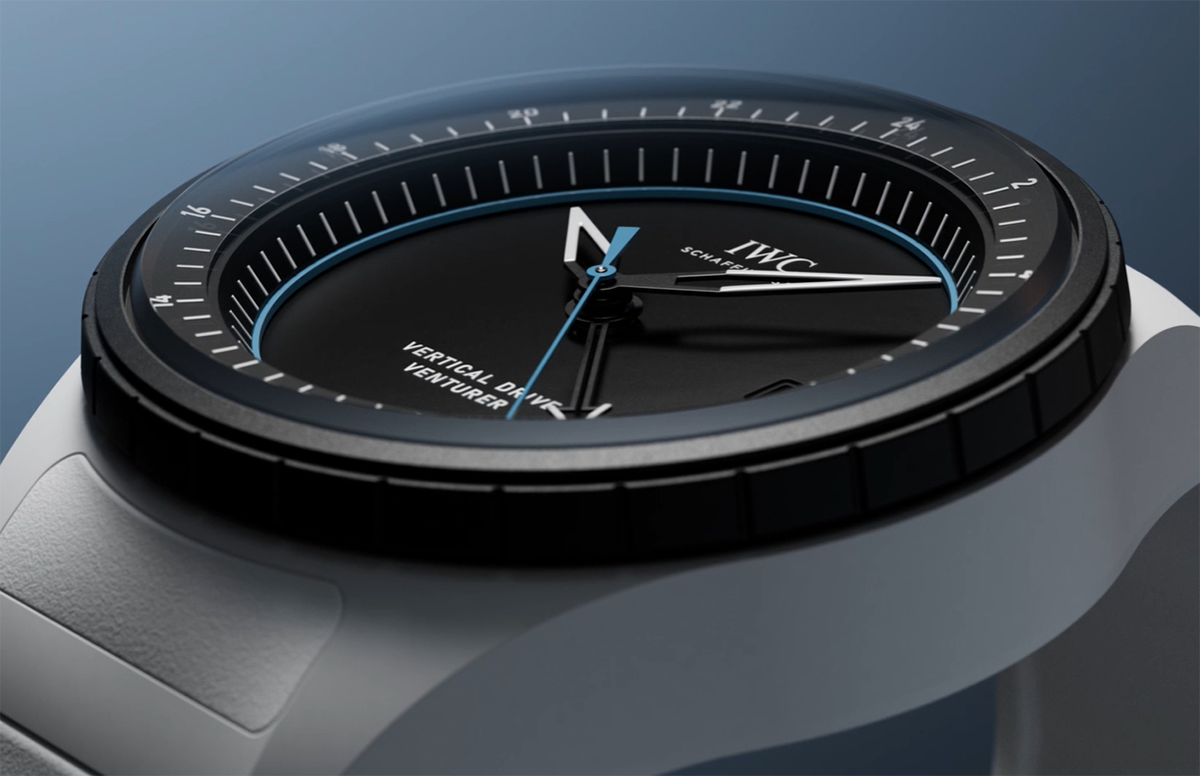 IWCの腕時計「パイロット・ベンチュラー・バーティカル・ドライブ」側面