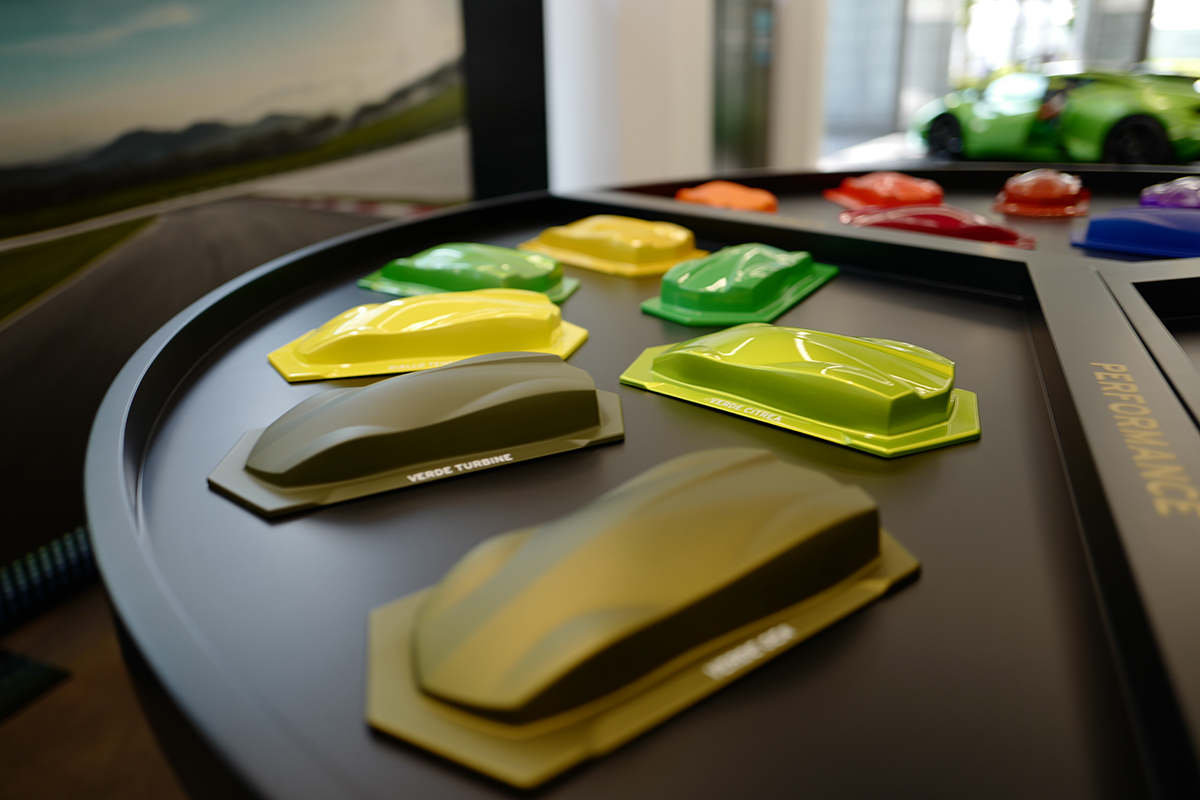 ランボルギーニのパーソナリゼーションプログラム「アドペルソナム」のボディカラーサンプル