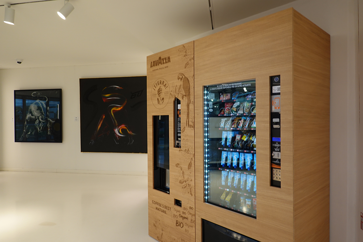ランボルギーニ博物館内に置かれるラバッツァの自動販売機
