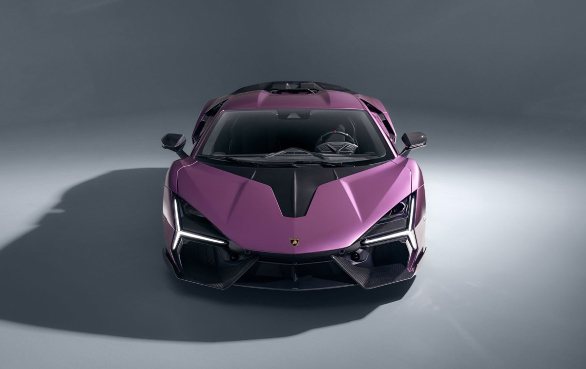 ノビテックチューンによるランボルギーニ・レヴエルトの正面