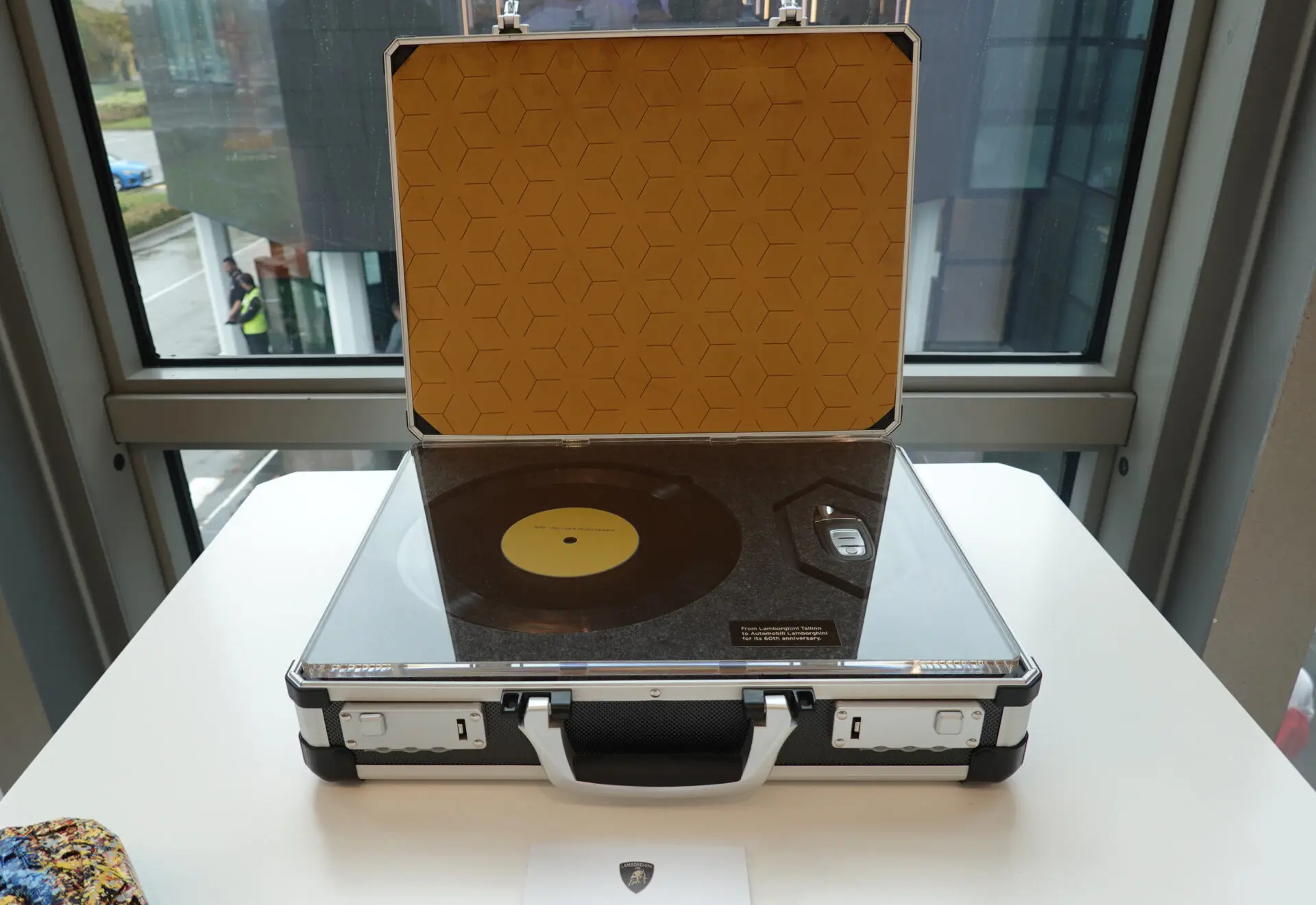 ランボルギーニのアート作品（レコード）