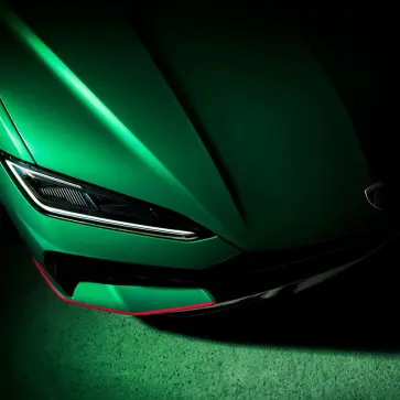 ランボルギーニ・ウルスSEの限定モデル「Tettonero」のフロント（グリーン）