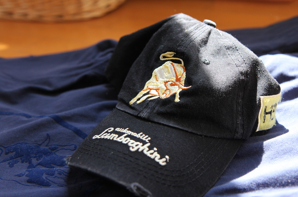 ランボルギーニとハイドロゲンとのコラボキャップ