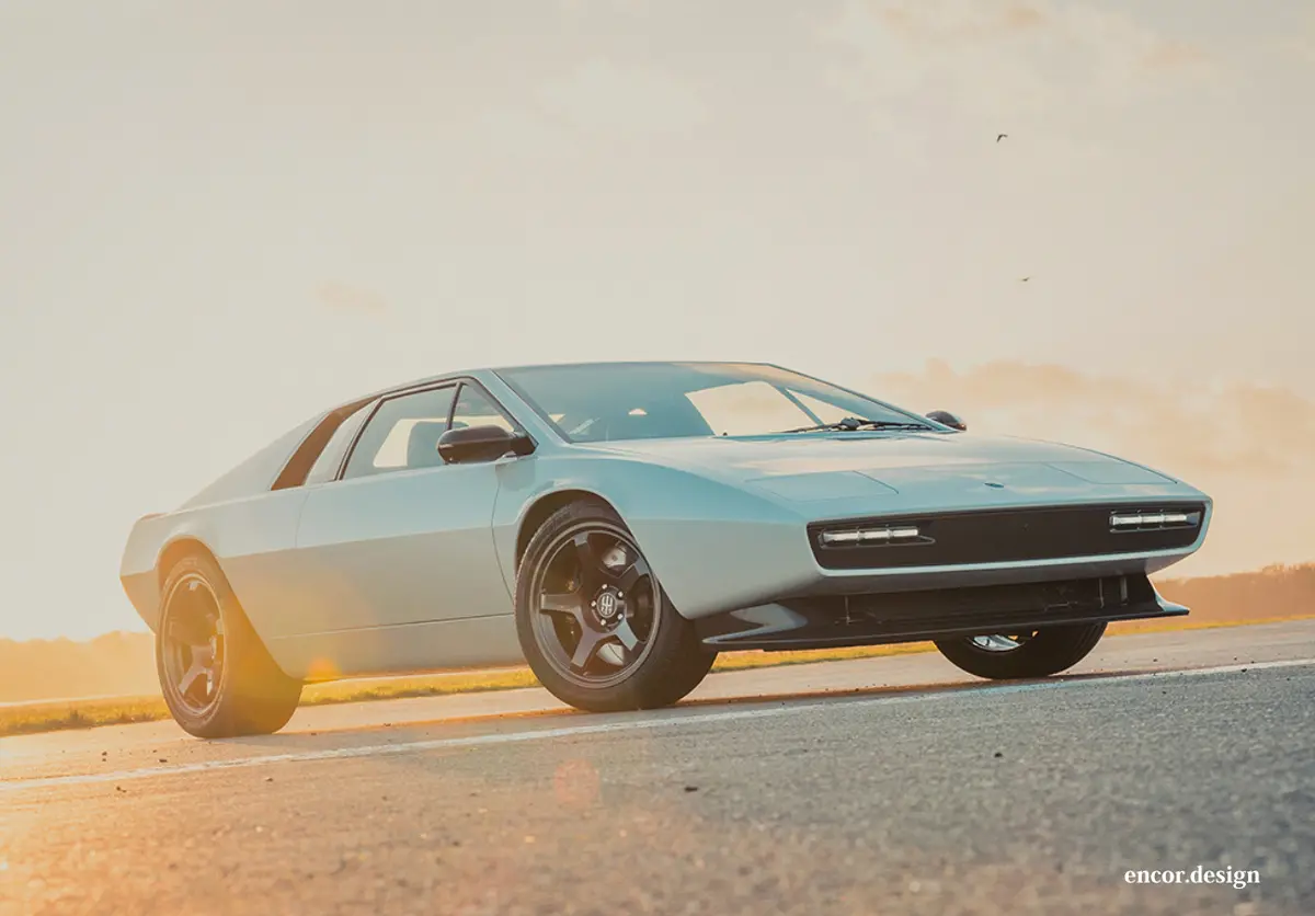 英国アンカー(Encor)によるロータス・エスプリのレストモッド、フロントサイド