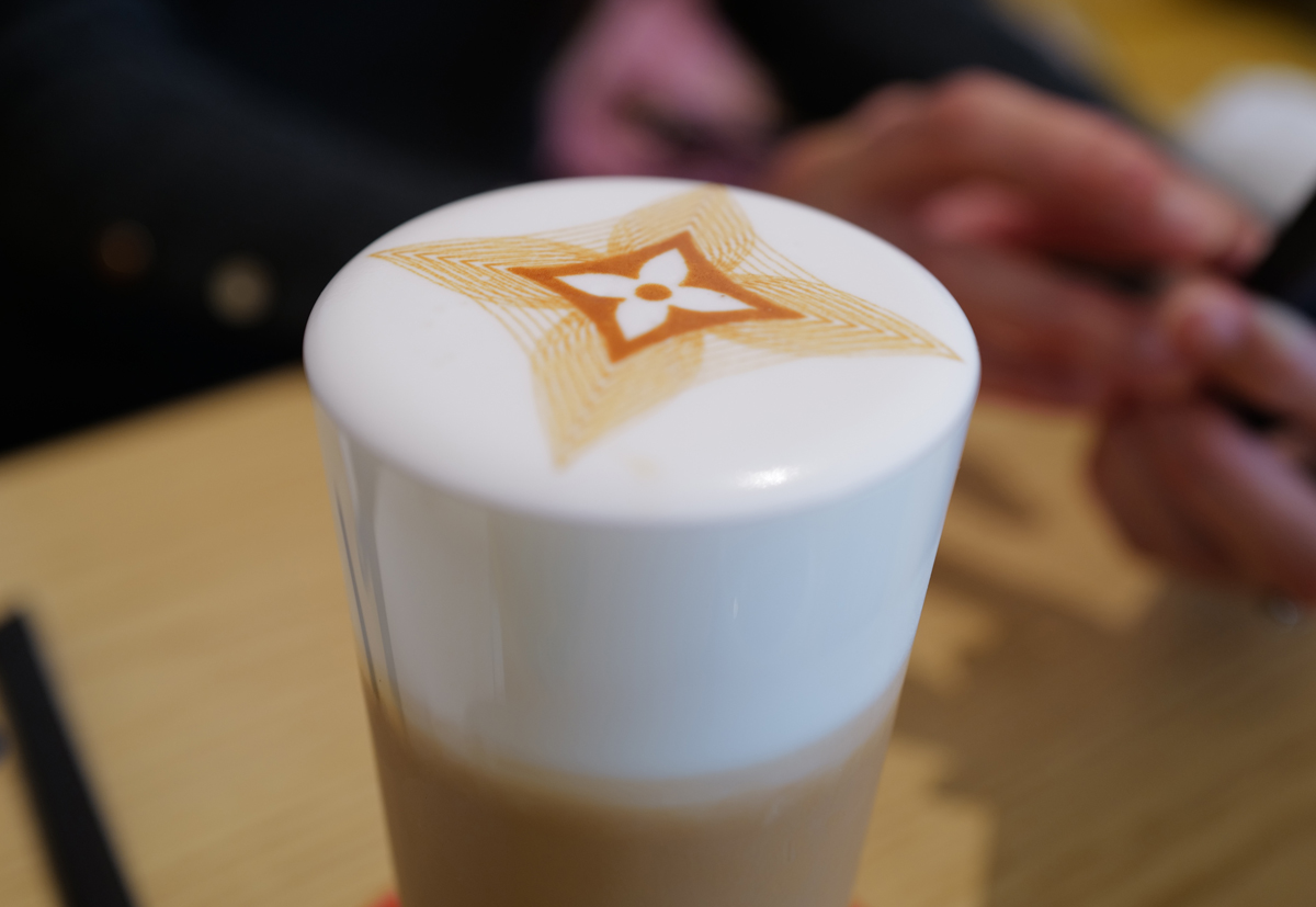 ルイ・ヴィトン ル・カフェVのラテアート