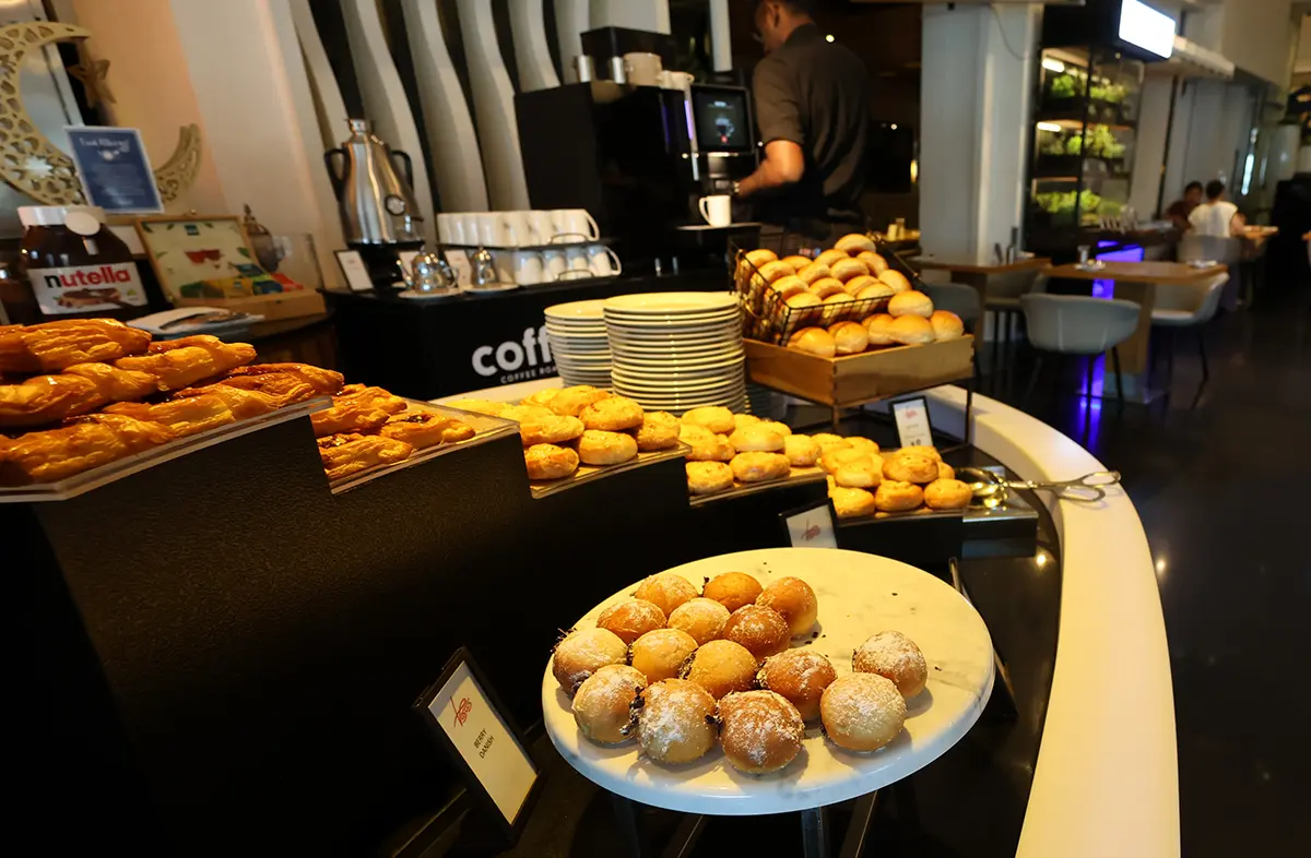 マレーシア ヒルトンクアラルンプールの朝食ブッフェ（パン）