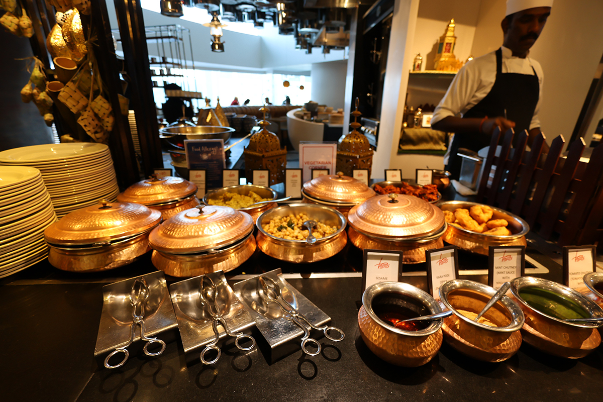 マレーシア ヒルトンクアラルンプールの朝食ブッフェ（インドコーナー）