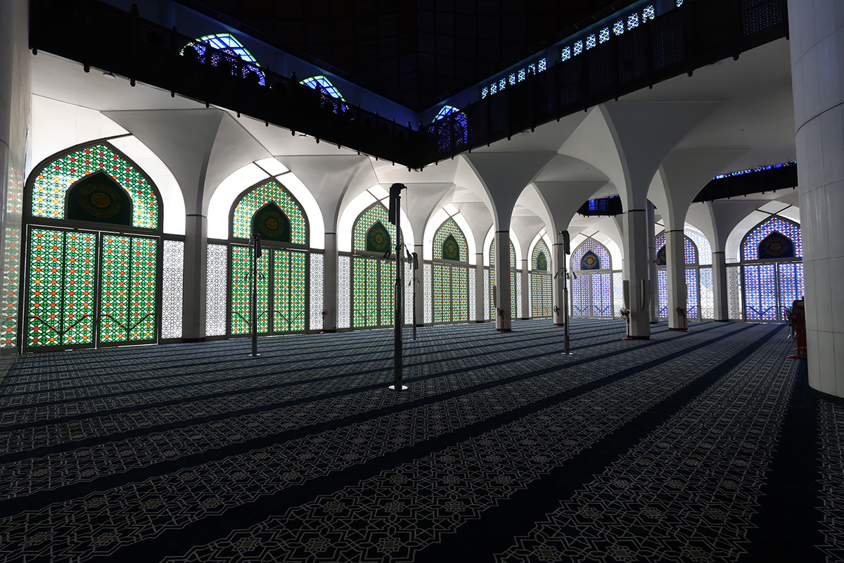 マレーシア クアラルンプールの「ブルーモスク」館内