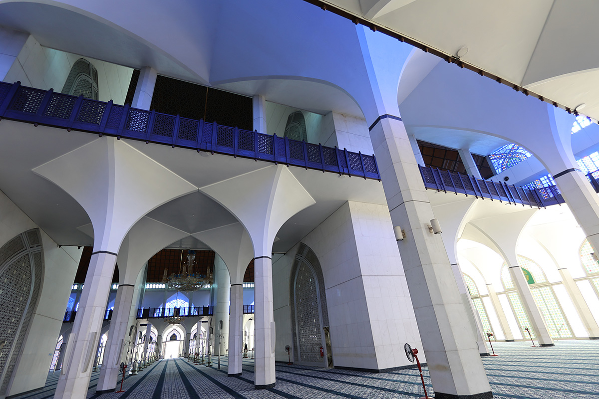 マレーシア クアラルンプールの「ブルーモスク」～館内