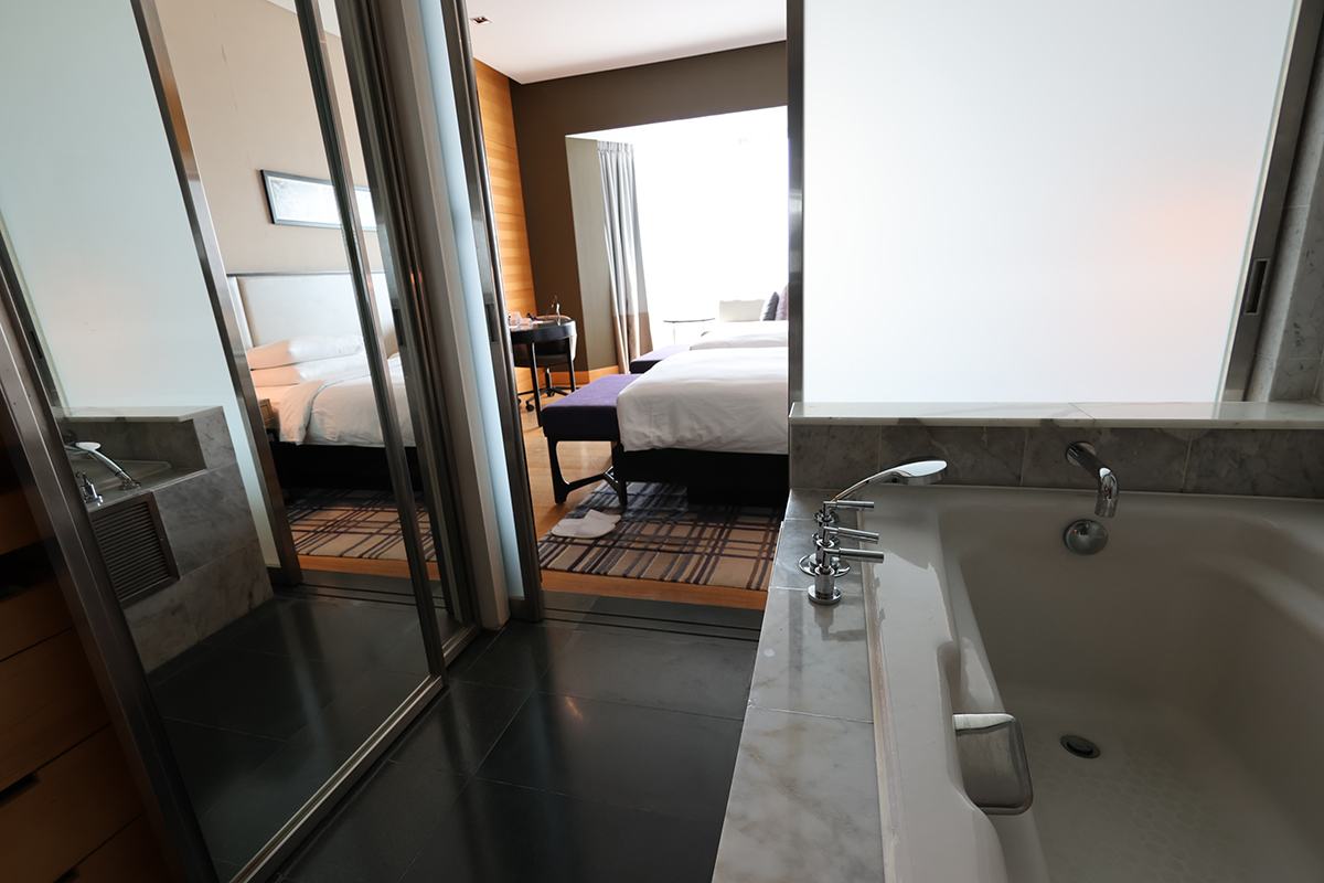 マレーシア ヒルトンクアラルンプールの客室（バスルーム）