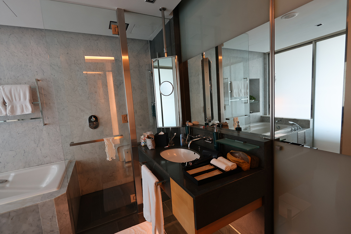 マレーシア ヒルトンクアラルンプールの客室（バスルーム）