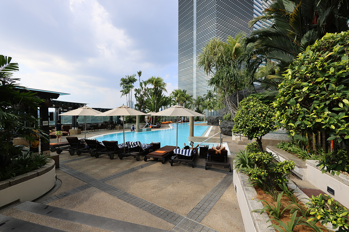 マレーシア ヒルトンクアラルンプールのプール