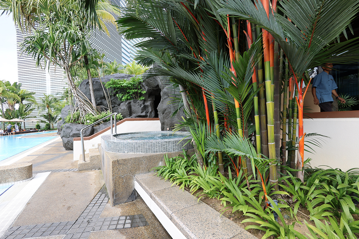 マレーシア ヒルトンクアラルンプールのプール（ジャグジー）