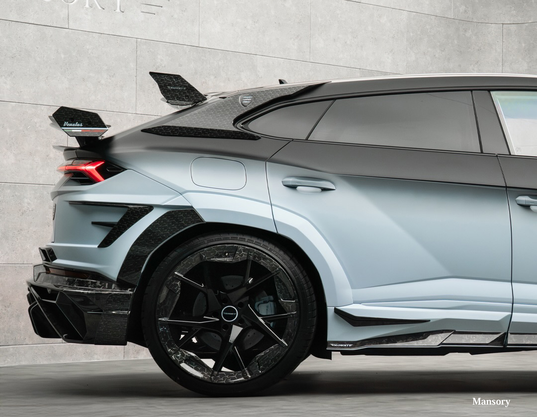 マンソリーによるランボルギーニ・ウルスベースのコンプリートカー、ヴェナタス EVO Sのリアサイド