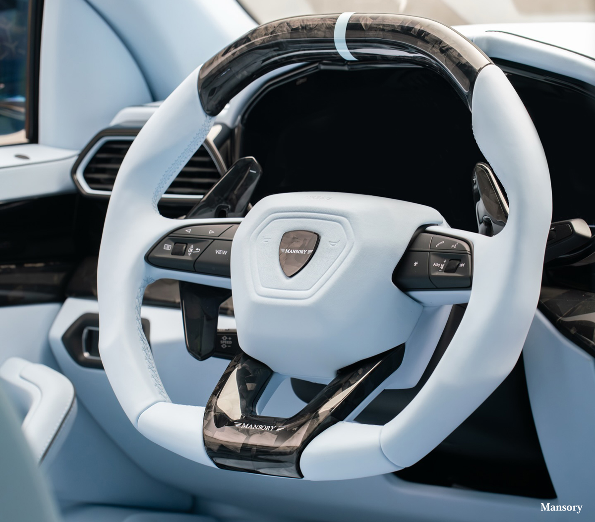 マンソリーによるランボルギーニ・ウルスベースのコンプリートカー、ヴェナタス EVO Sのインテリア