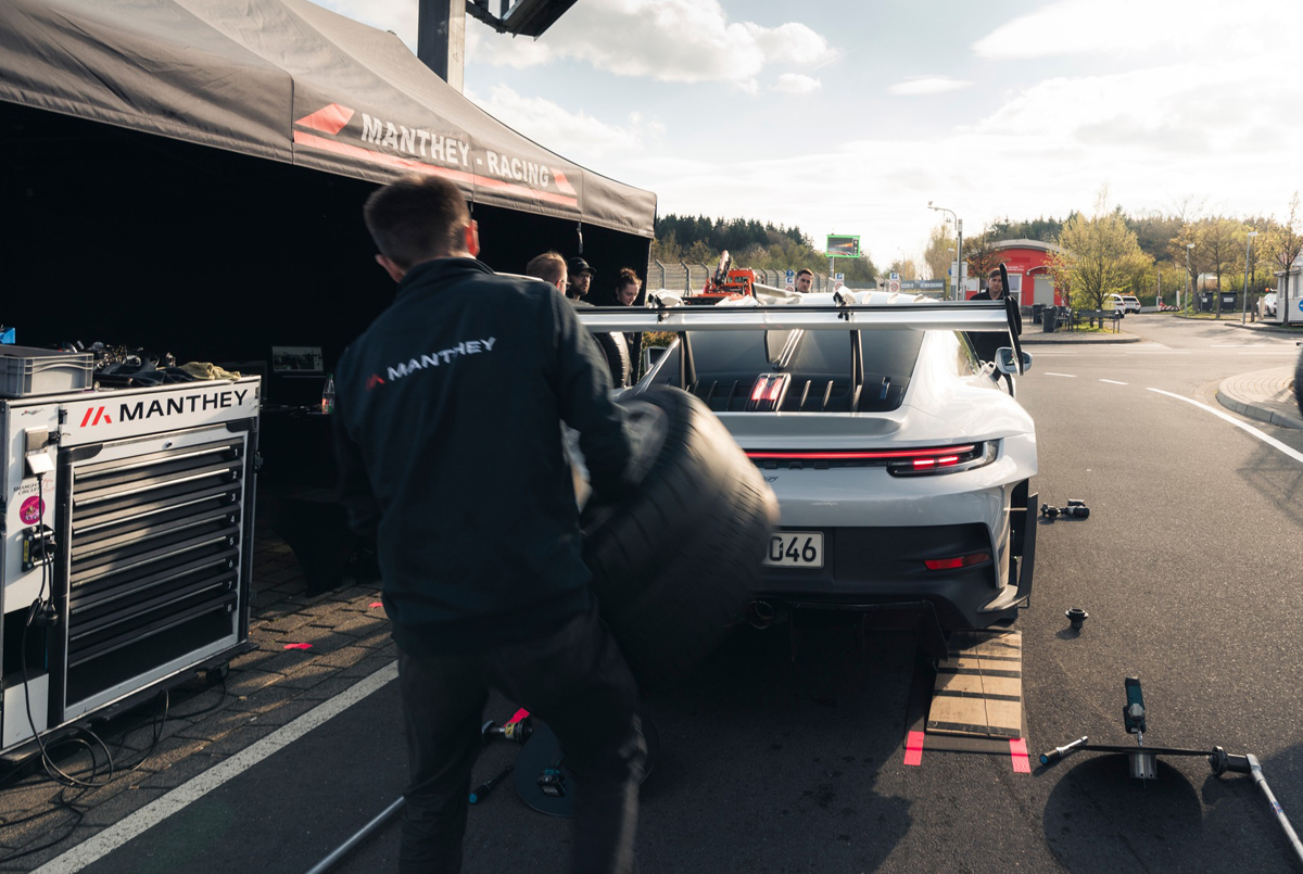 ニュルブルクリンクにて、マンタイキットを装着したポルシェ911 GT3 RSが6分45秒を達成