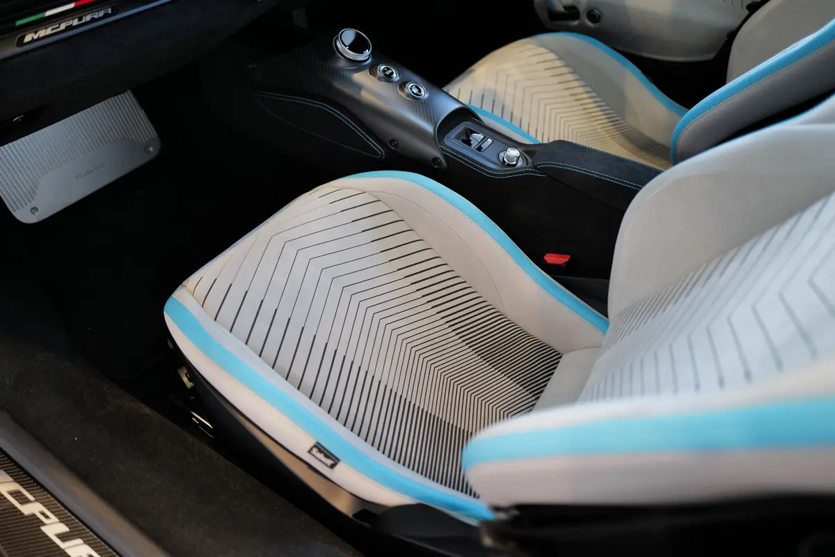 マセラティ MC PURA Cielo（プーラ・チェロ）のインテリア〜シート