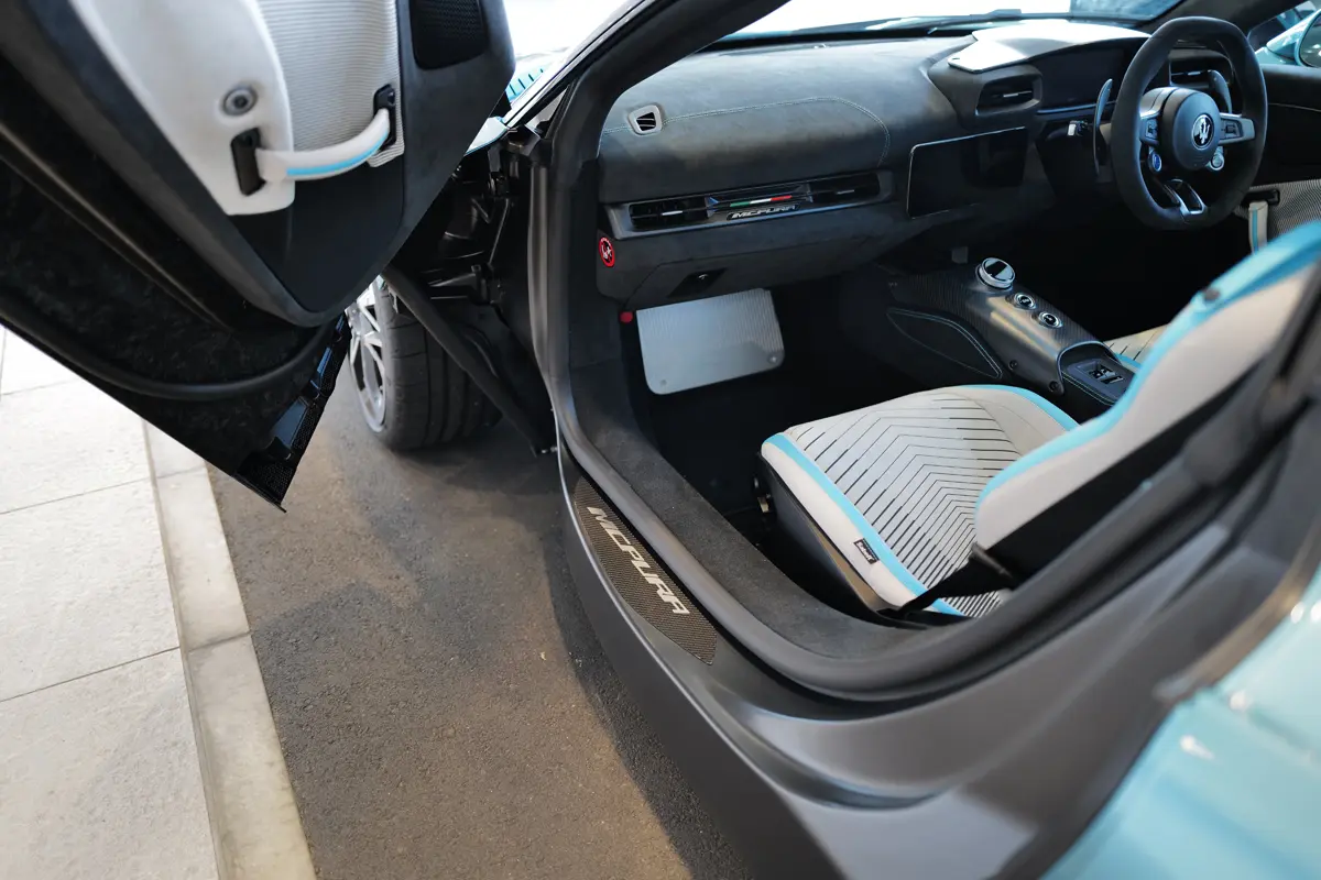 マセラティ MC PURA Cielo（プーラ・チェロ）のインテリア