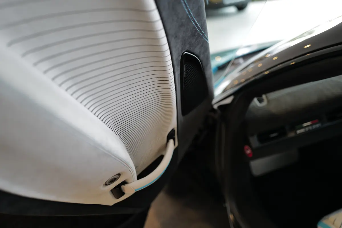 マセラティ MC PURA Cielo（プーラ・チェロ）のドアインナーパネル