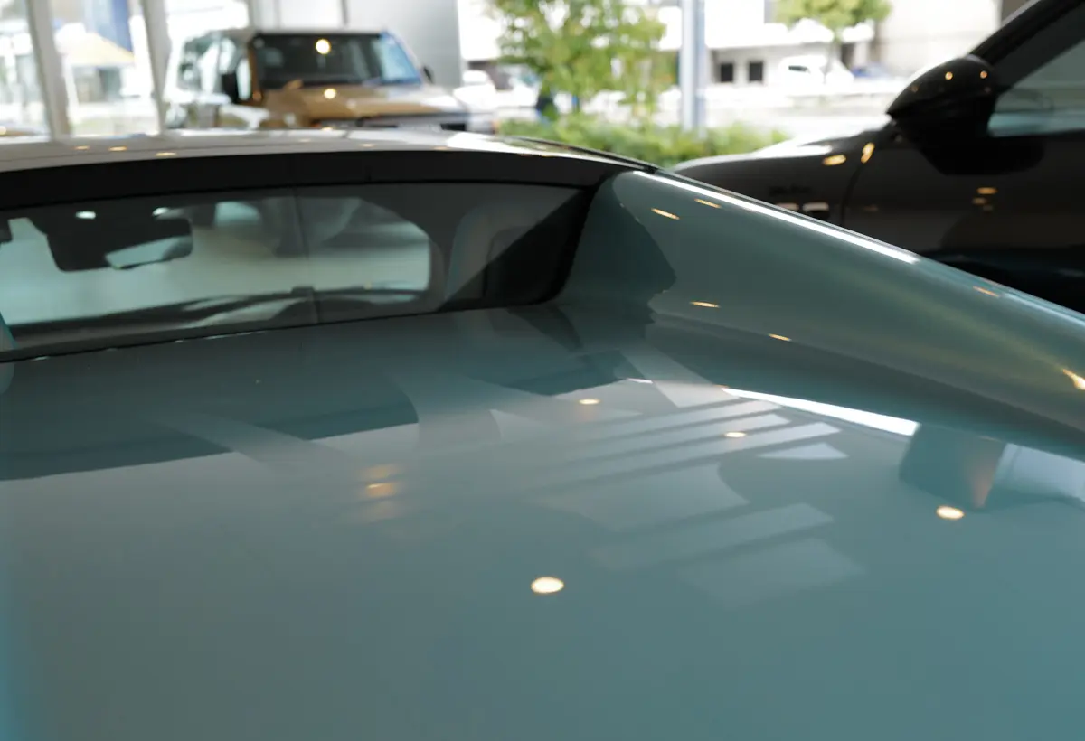 マセラティ MC PURA Cielo（プーラ・チェロ）のリヤフード