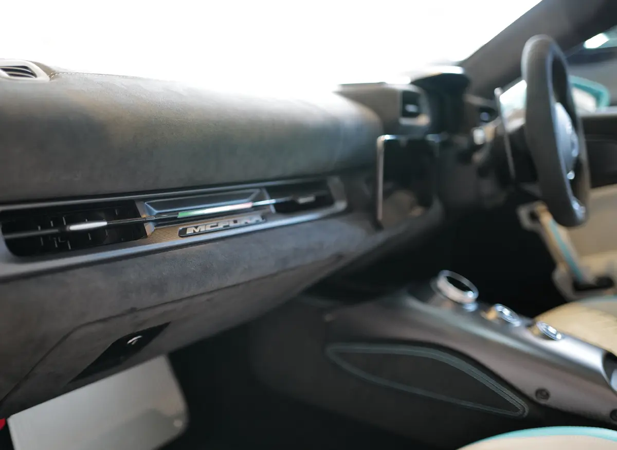 マセラティ MC PURA Cielo（プーラ・チェロ）のインテリア