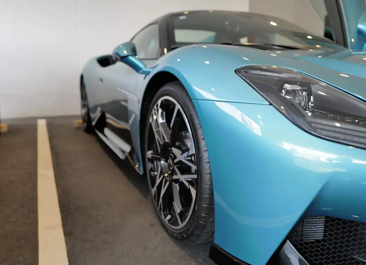 マセラティ MC PURA Cielo（プーラ・チェロ）のフロントセクション