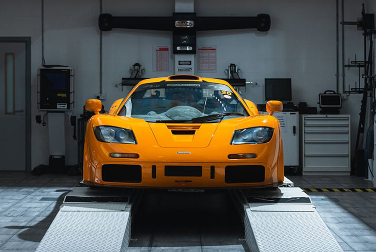 マクラーレンのパーソナライズ部門、「MSO」にてメンテナンスされたオレンジの「F1」