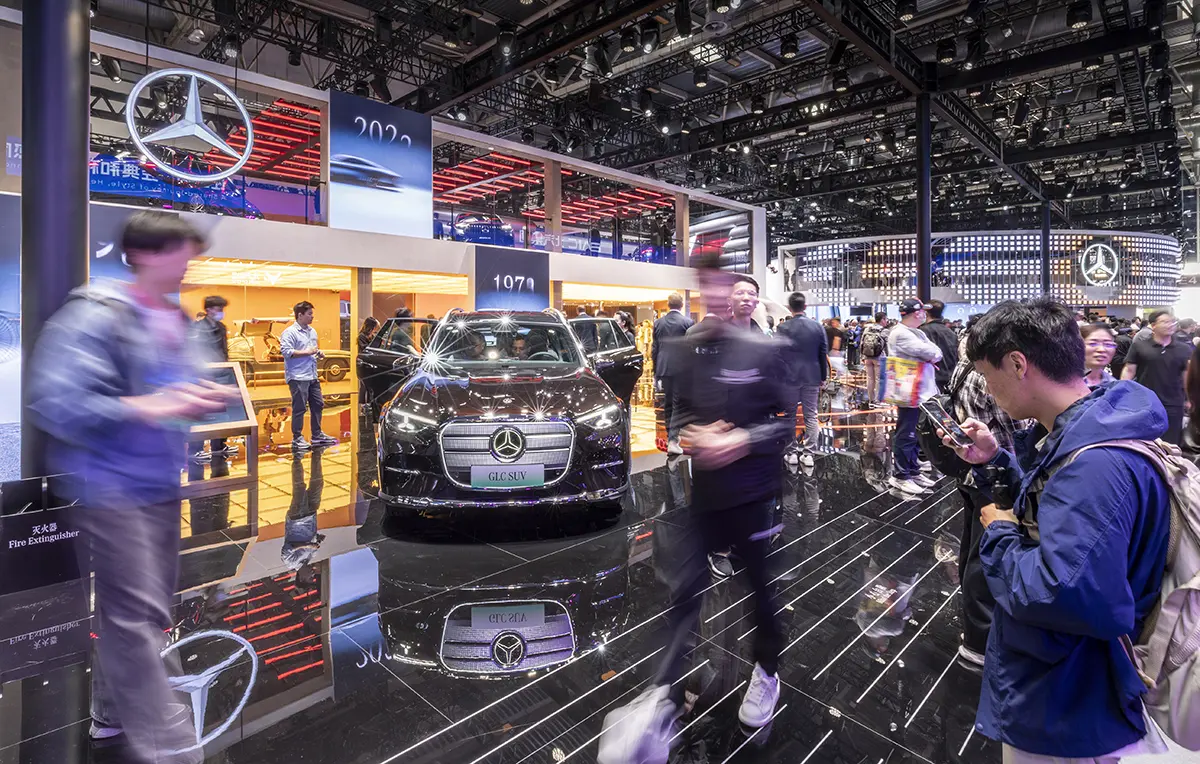 中国 北京モーターショーにて展示されるメルセデス・ベンツGLC