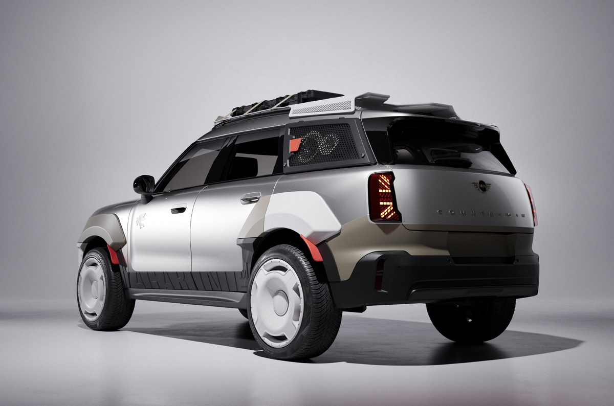 ミニとヴァガブンドとのコラボレーションによる野外フェス仕様のカントリーマン（エクステリア〜リア）