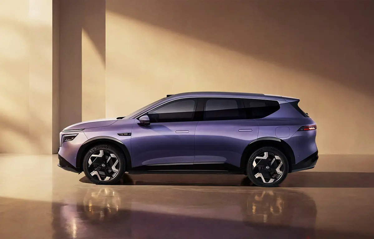 東風日産乗用車公司「NX8」～サイド