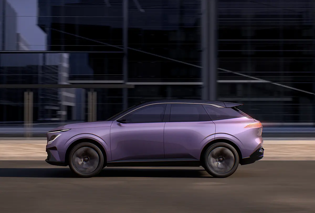 日産が中国・北京モーターショーにて公開するコンセプトカー（アーバンSUV PHEV）走行風景、サイド