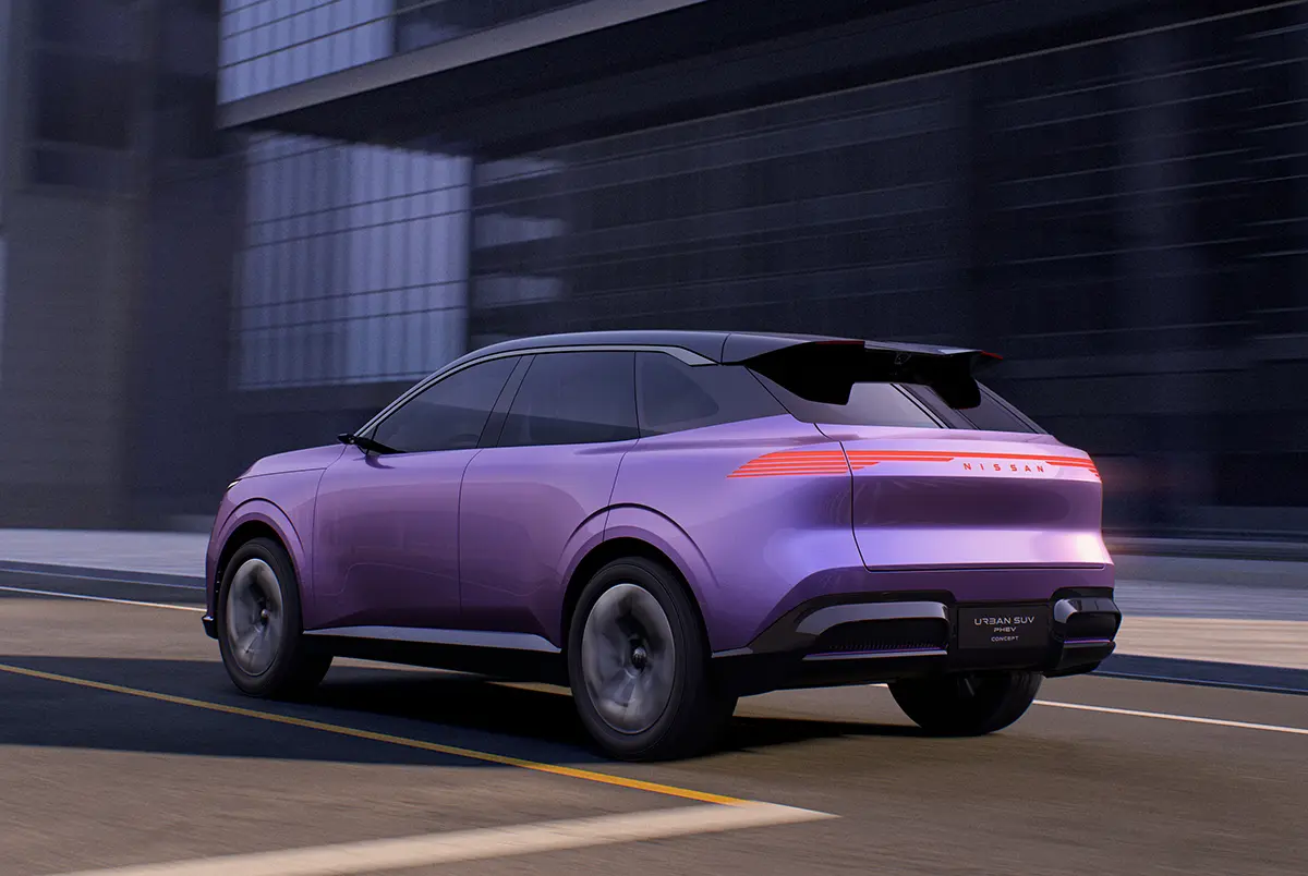 日産が中国・北京モーターショーにて公開するコンセプトカー（アーバンSUV PHEV）走行風景、リア