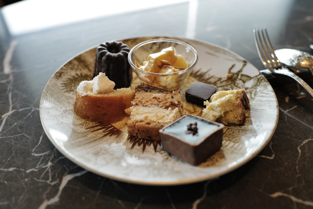 大阪ステーションホテルの鉄板焼「瑞」にて提供されるスイーツブッフェ