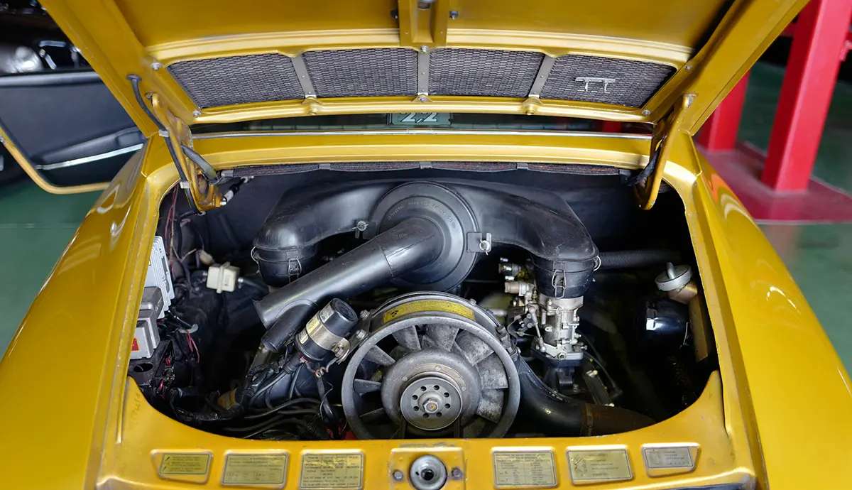 空冷ポルシェ911のエンジンルーム