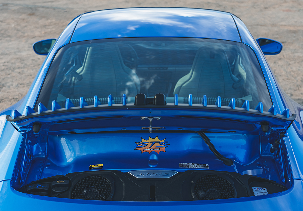 ポルシェとピクサー映画「カーズ」とのコラボレーションによる「サリー スペシャル」911カレラのリア