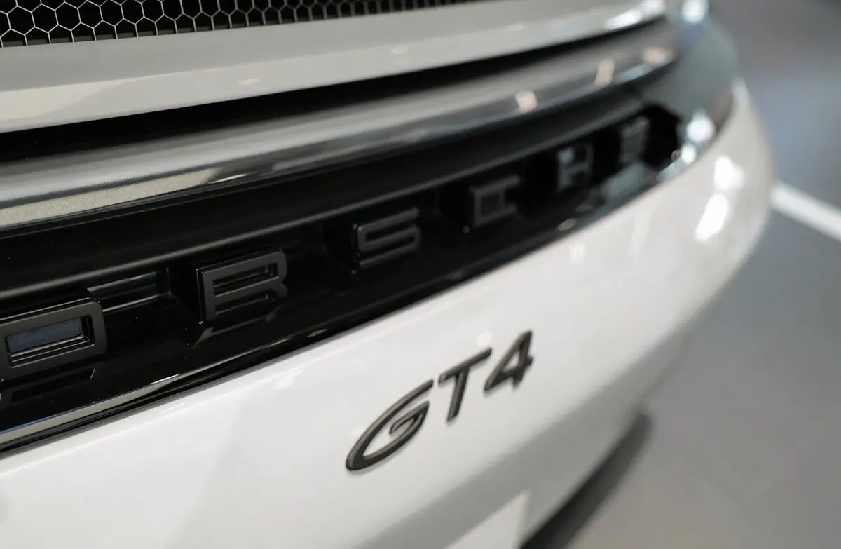 ポルシェ911GT4の予想CG（リヤのGT4文字）