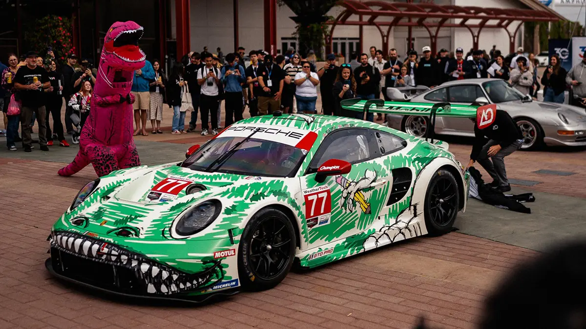 ポルシェのイベント「AIR|WATER」にて展示されるポルシェ911のレーシングカー「レクシー」