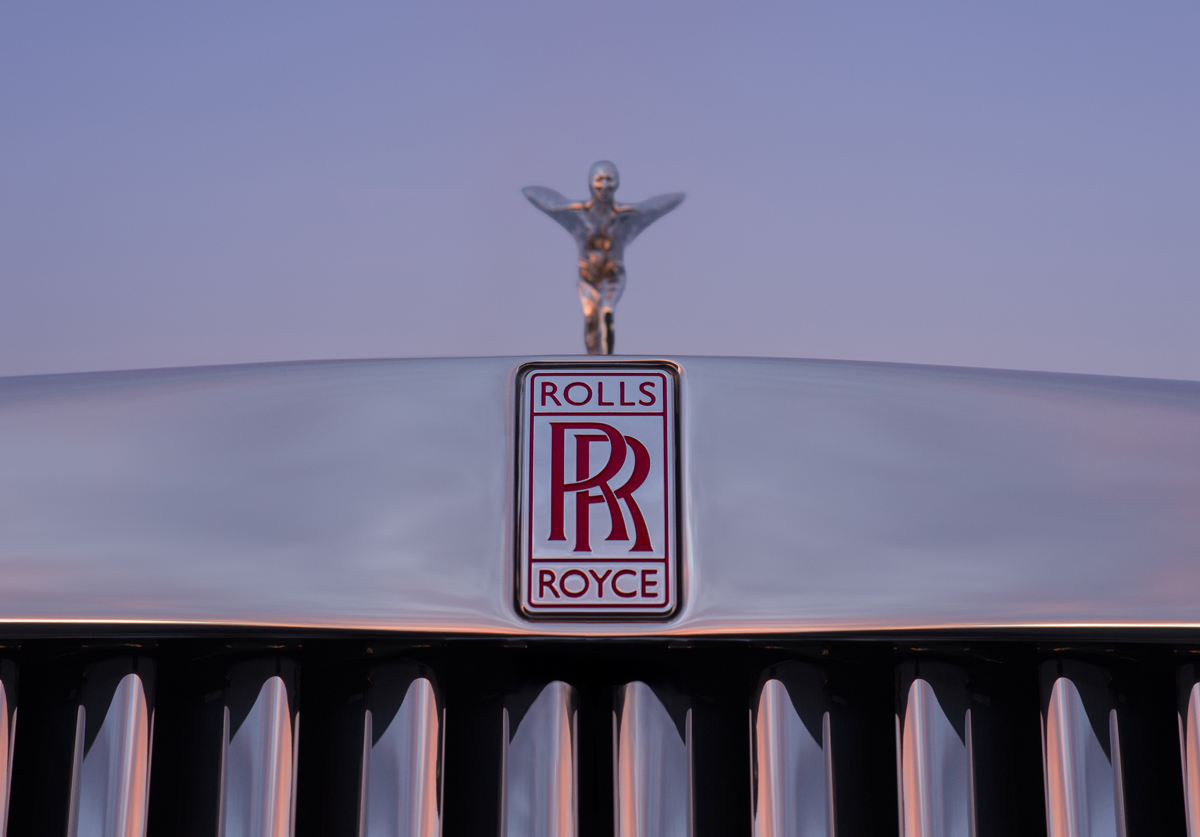 ロールス・ロイスのコーチビルト「プロジェクト・ナイチンゲール」フロントグリルとスピリット・オブ・エクスタシー（静止）