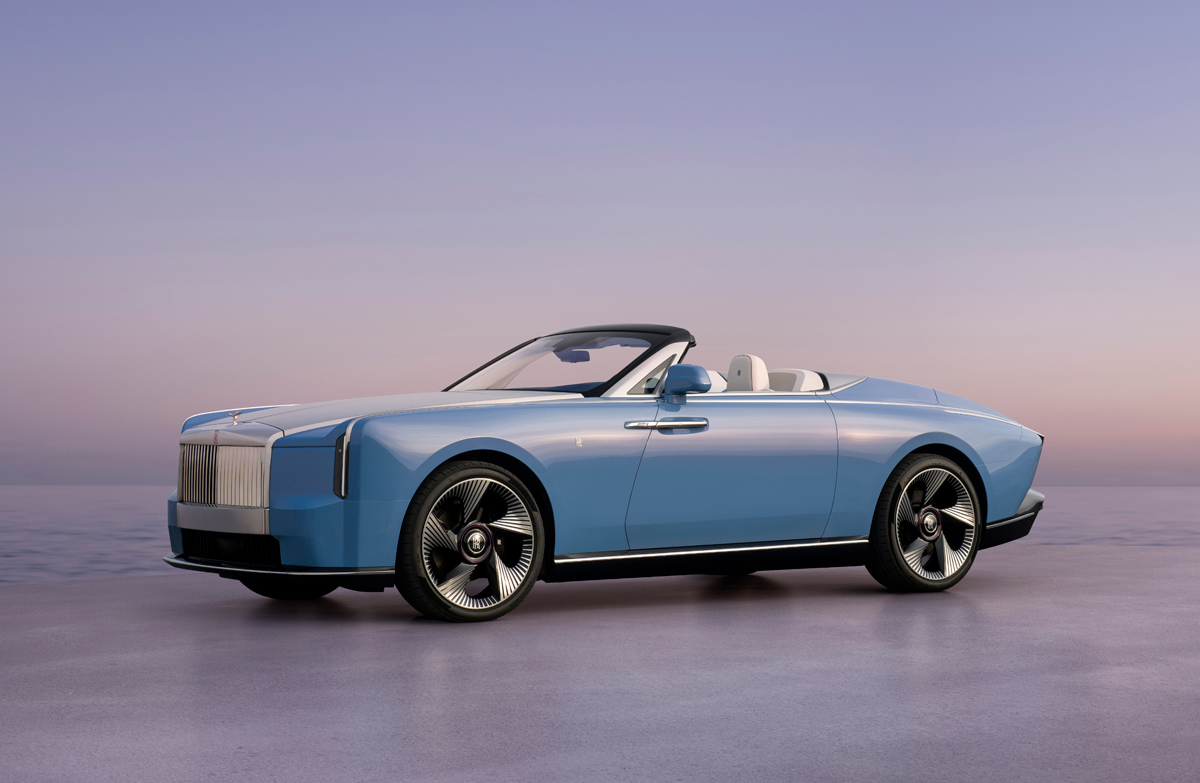 ロールス・ロイスのコーチビルト「プロジェクト・ナイチンゲール」斜め前（静止）