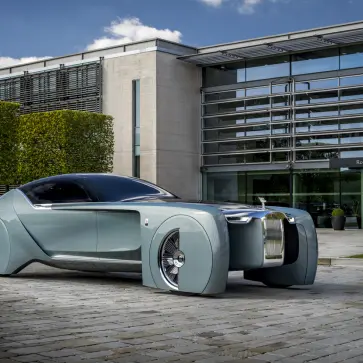 ロールス・ロイスのコンセプトカー103EX（全景、停止）