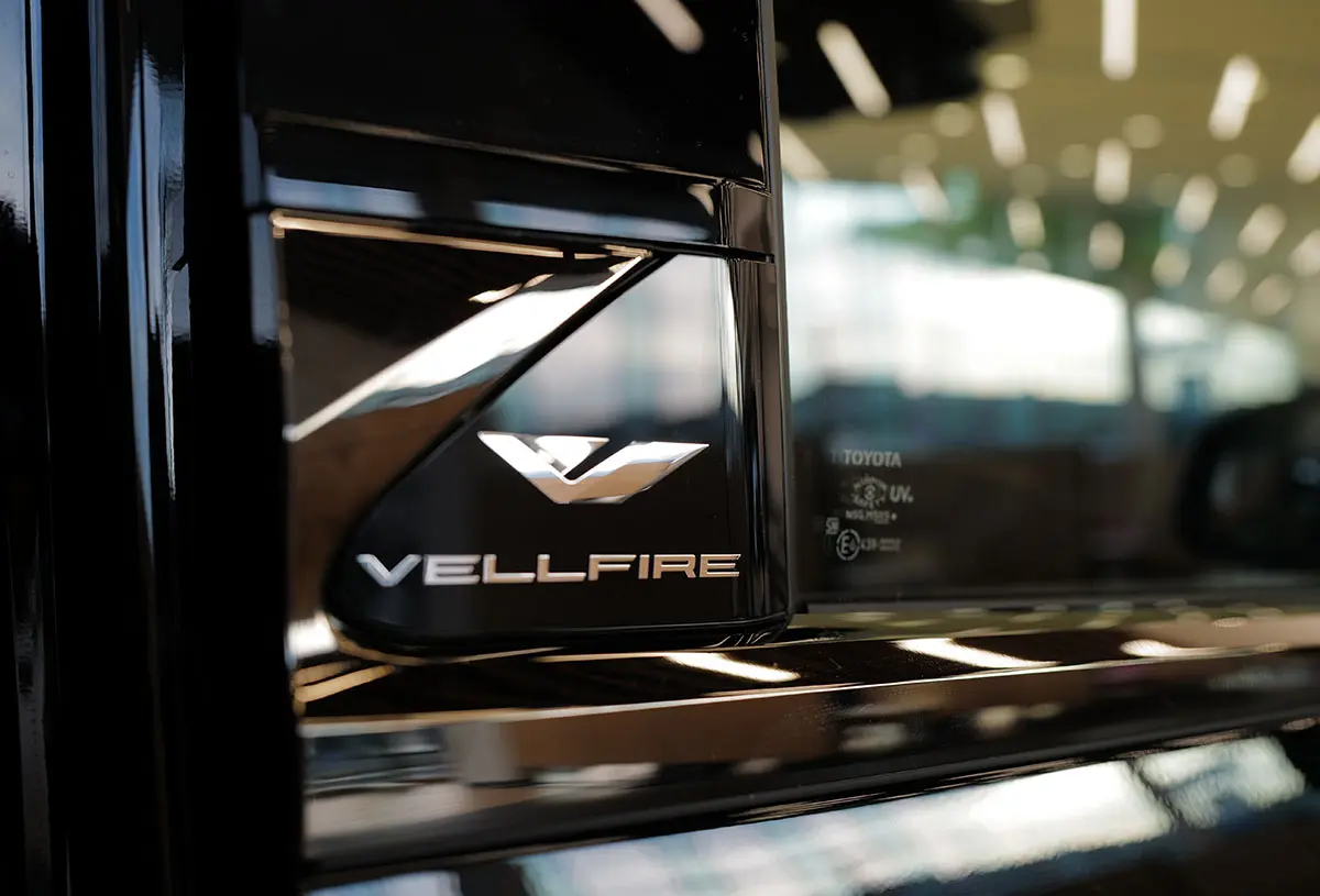 トヨタ ヴェルファイアのボディサイド